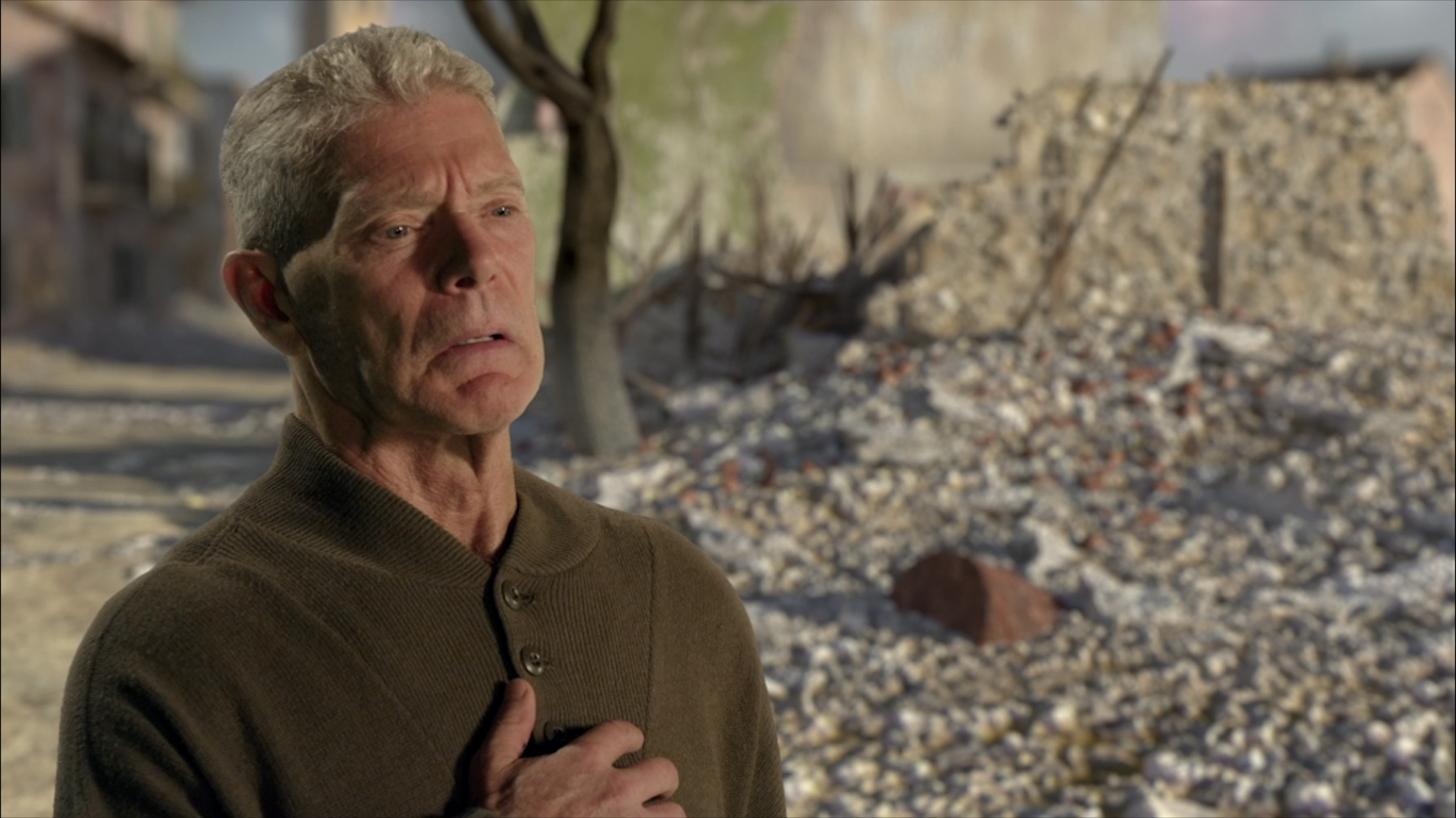 Image of actor Stephen Lang in the woods.