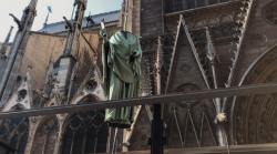 Statues being removed from Notre Dame prior to fire, in Circumplector